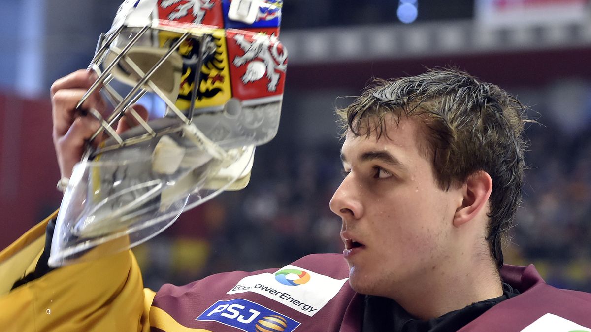 Brankář Škárek se po šesti letech v zámoří vrací do Evropy